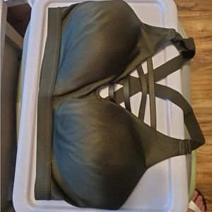 Victoria secret bra 38D